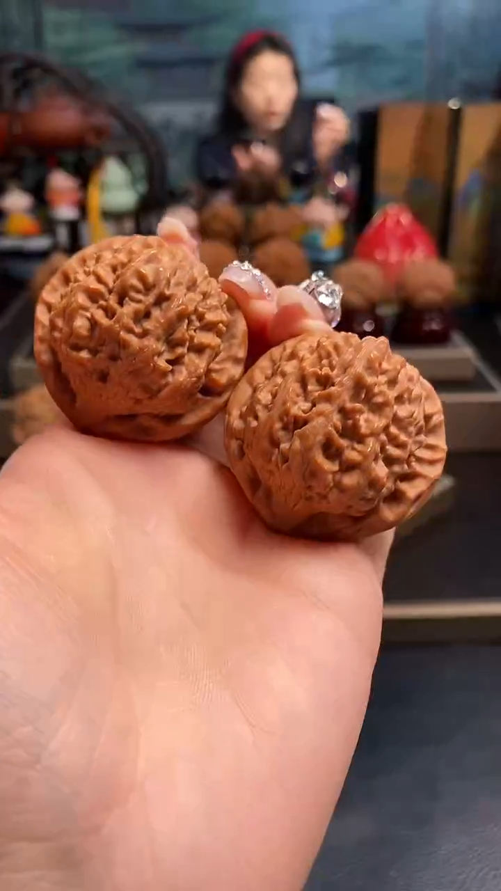 【闪购商品】文玩核桃把件A45龙墩42