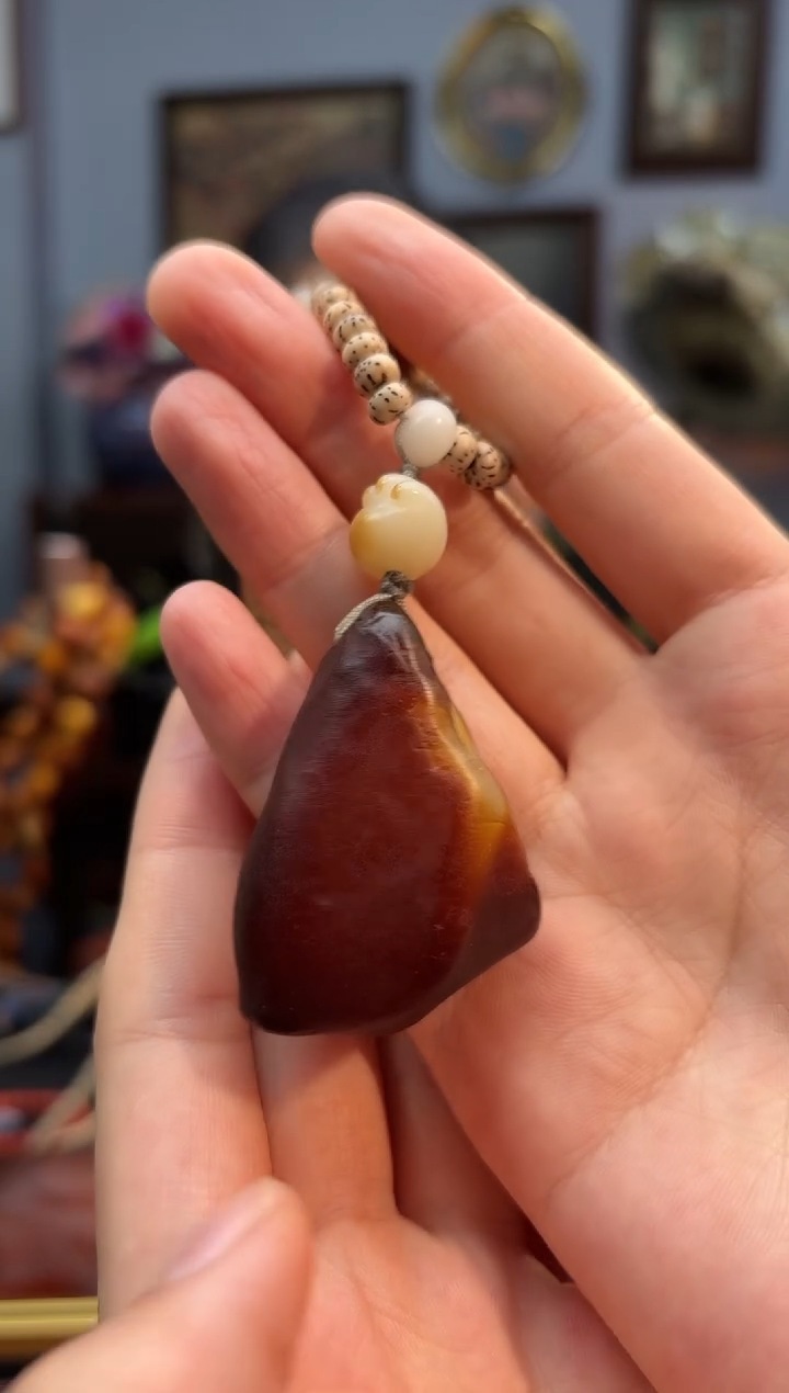 琥珀颈饰未镶嵌手把