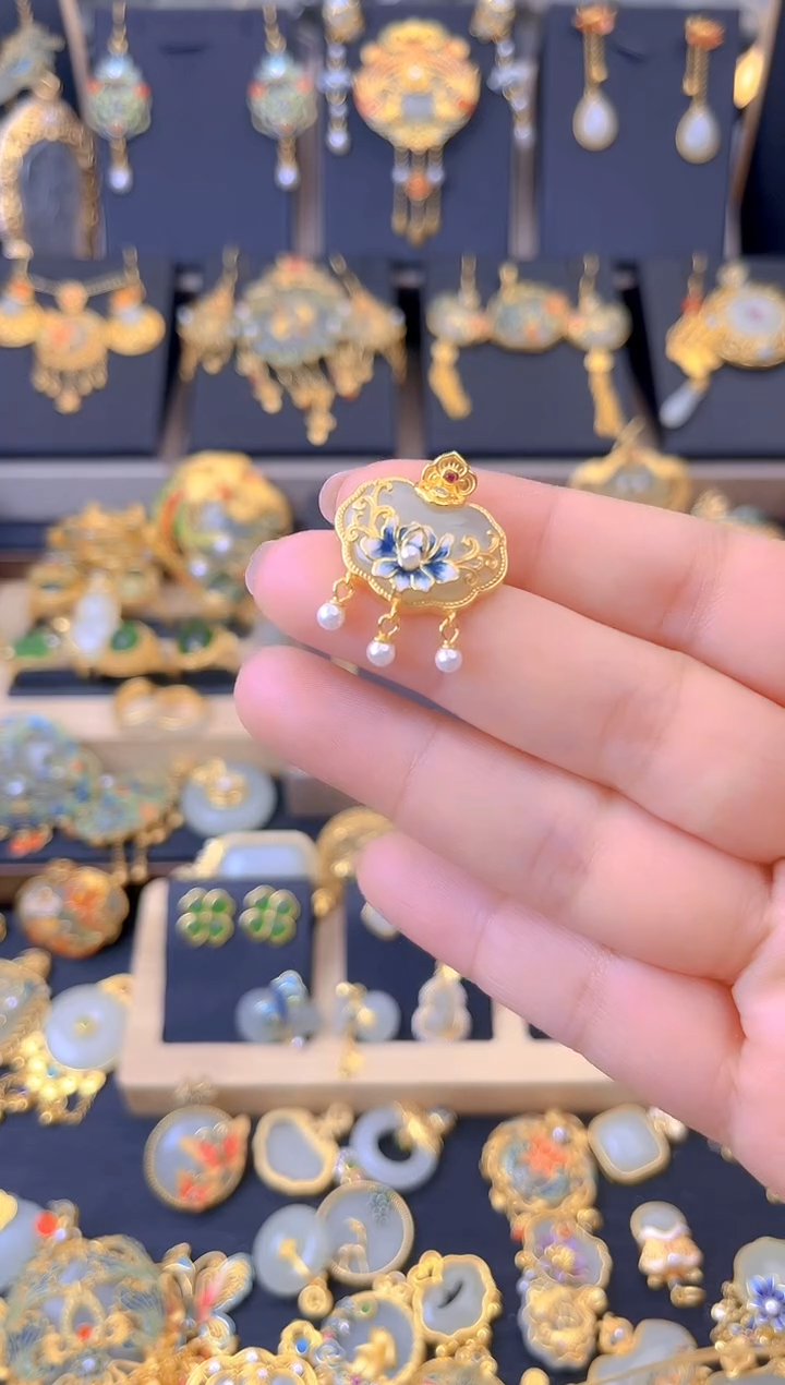 【闪购商品】和田玉吊坠银S925镀金镶嵌祥云如意流苏吊坠