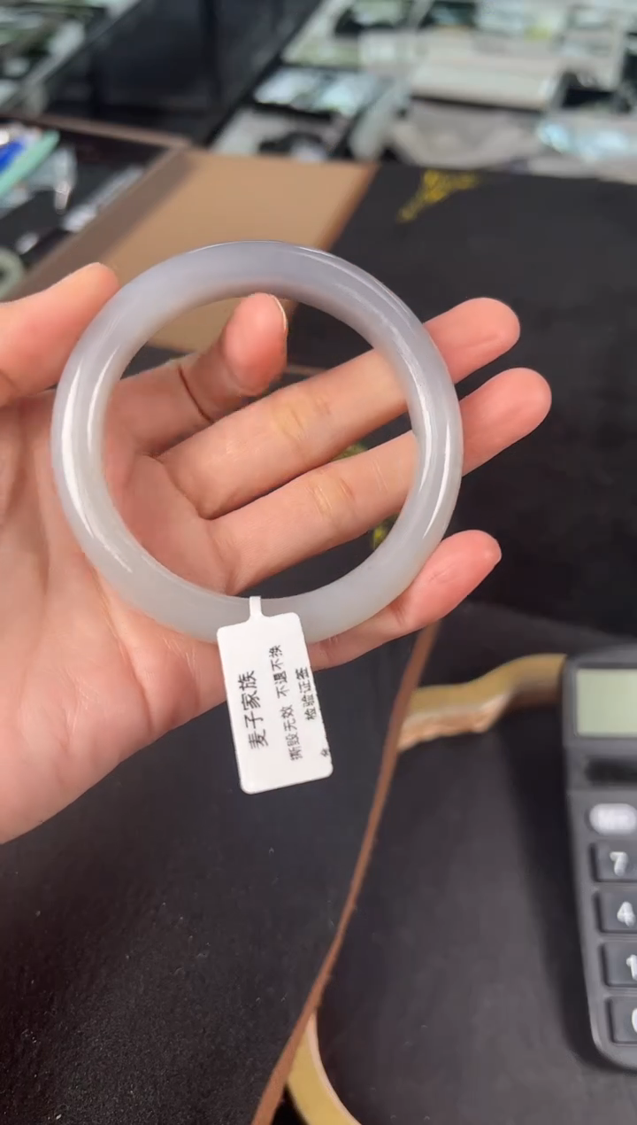 未镶嵌手镯和田玉多样性发1 59