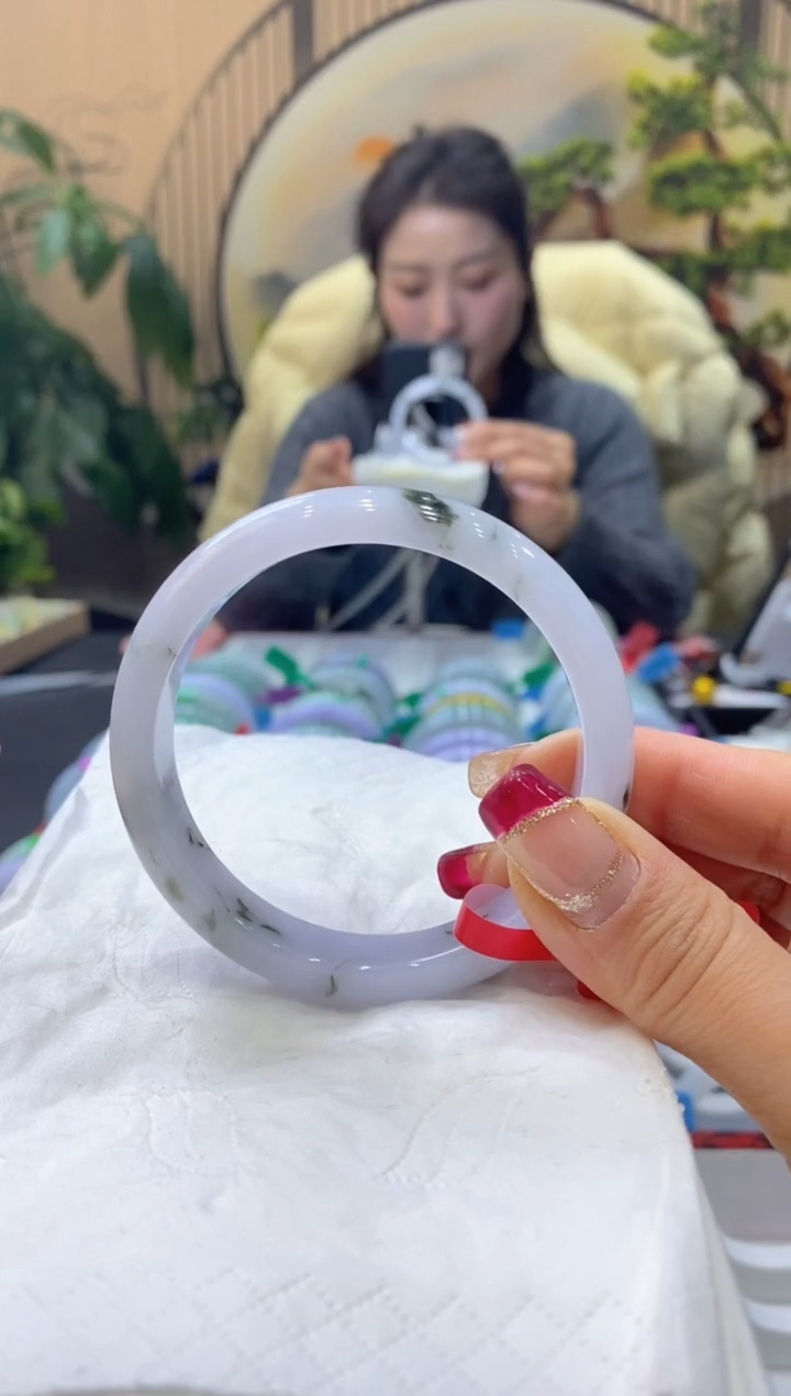 【闪购商品】翡翠手镯未镶嵌99919041