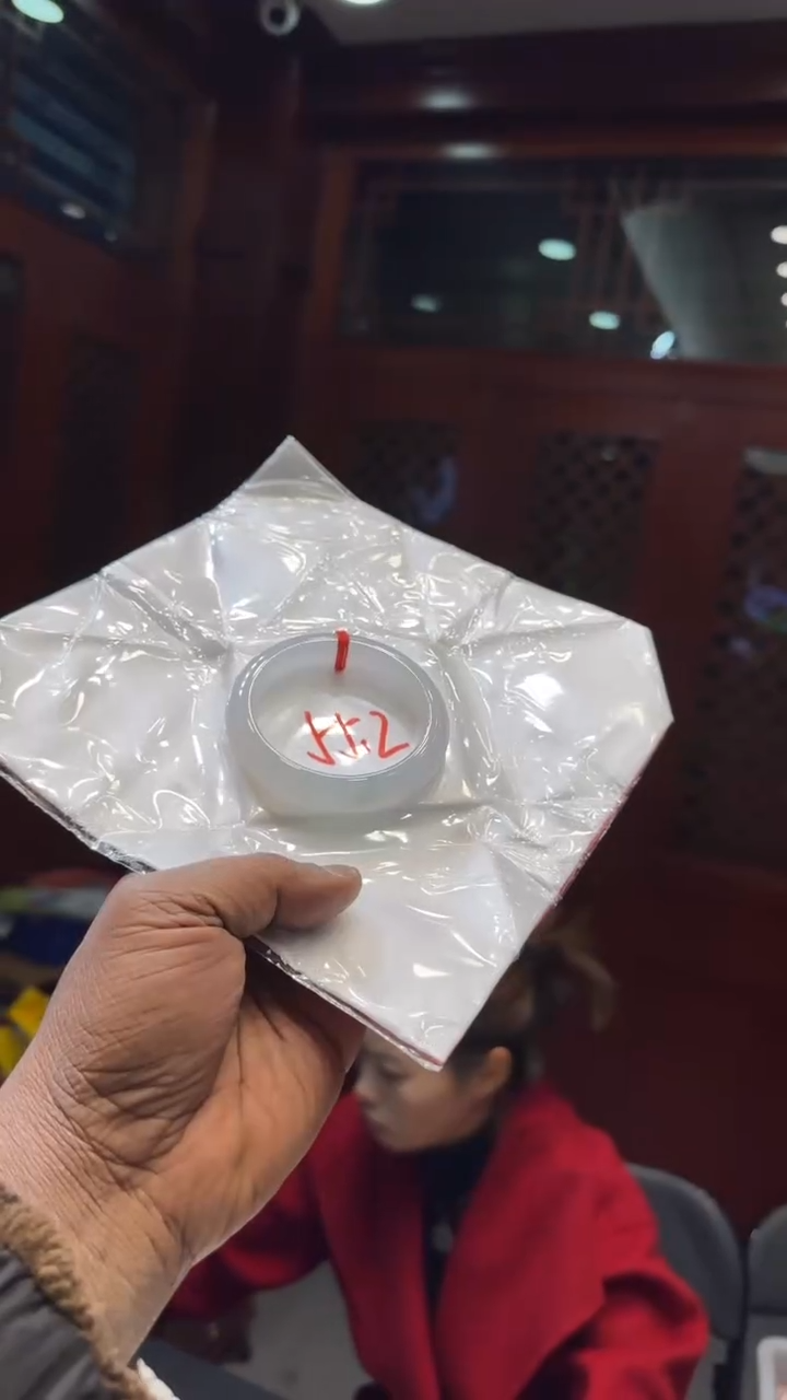 【闪购商品】翡翠手镯未镶嵌手镯