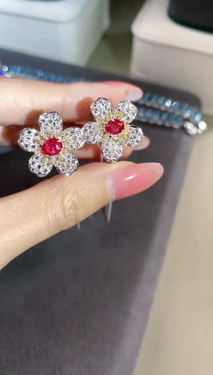 18K金镶嵌无烧红宝石戒指繁花花朵款（多样性发其1）约0.75ct