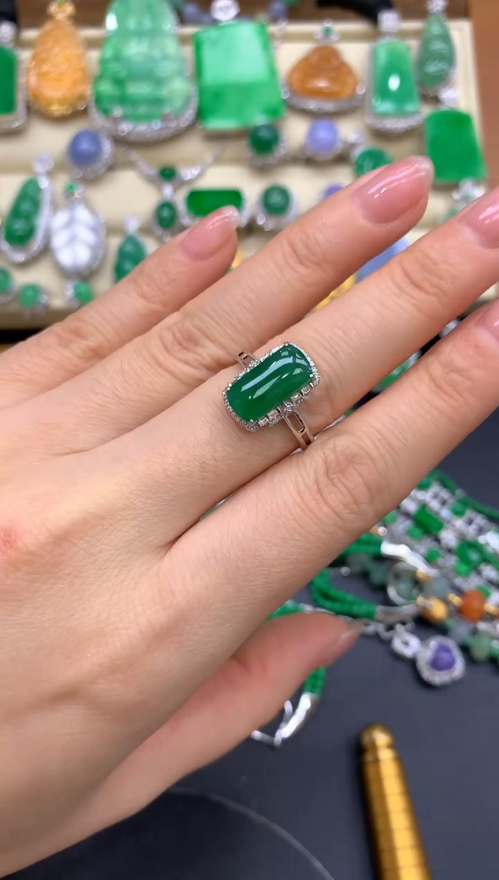 【闪购商品】翡翠戒指18K金镶嵌611-中国好珍宝