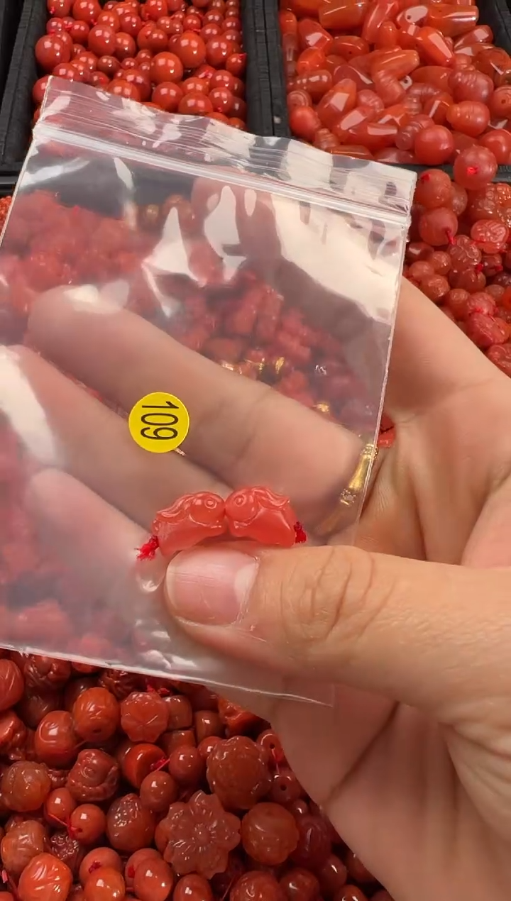 【闪购商品】南红玛瑙颈饰未镶嵌1