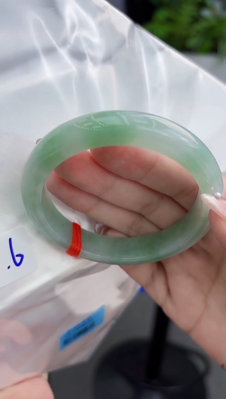 【闪购商品】翡翠手镯未镶嵌翡翠手镯