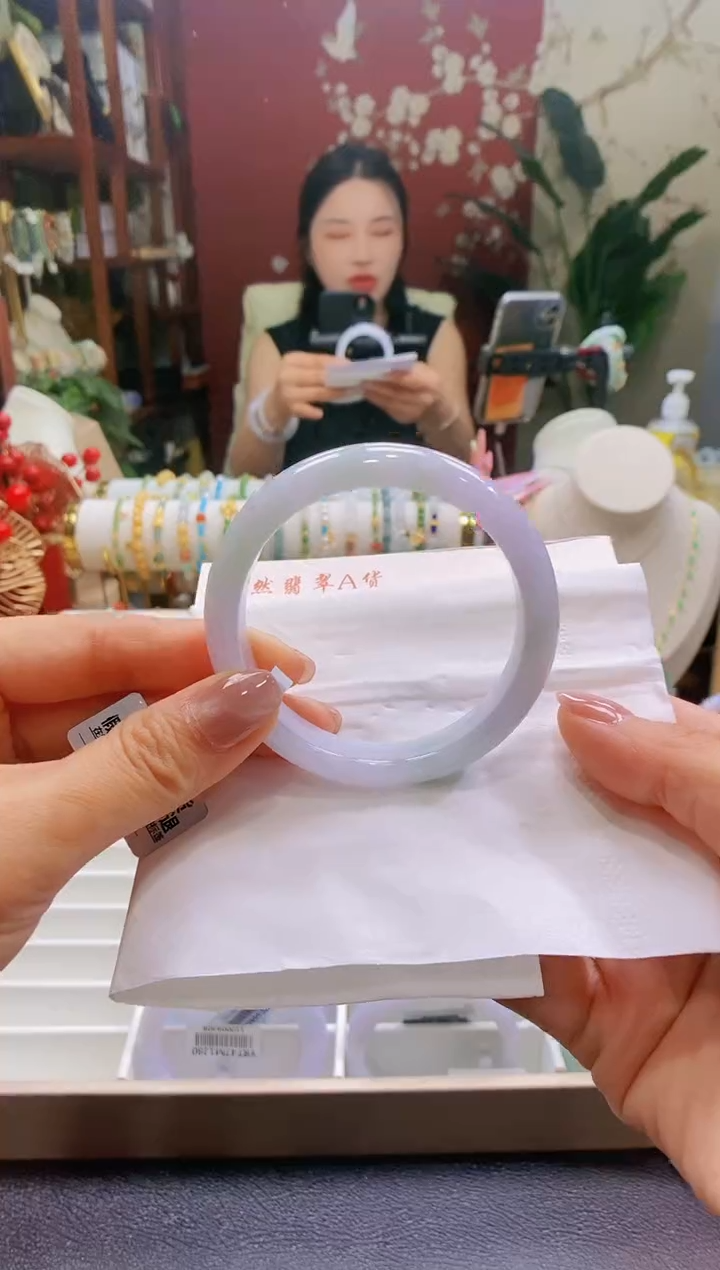 翡翠手镯未镶嵌11号56.1/11.3*7.8