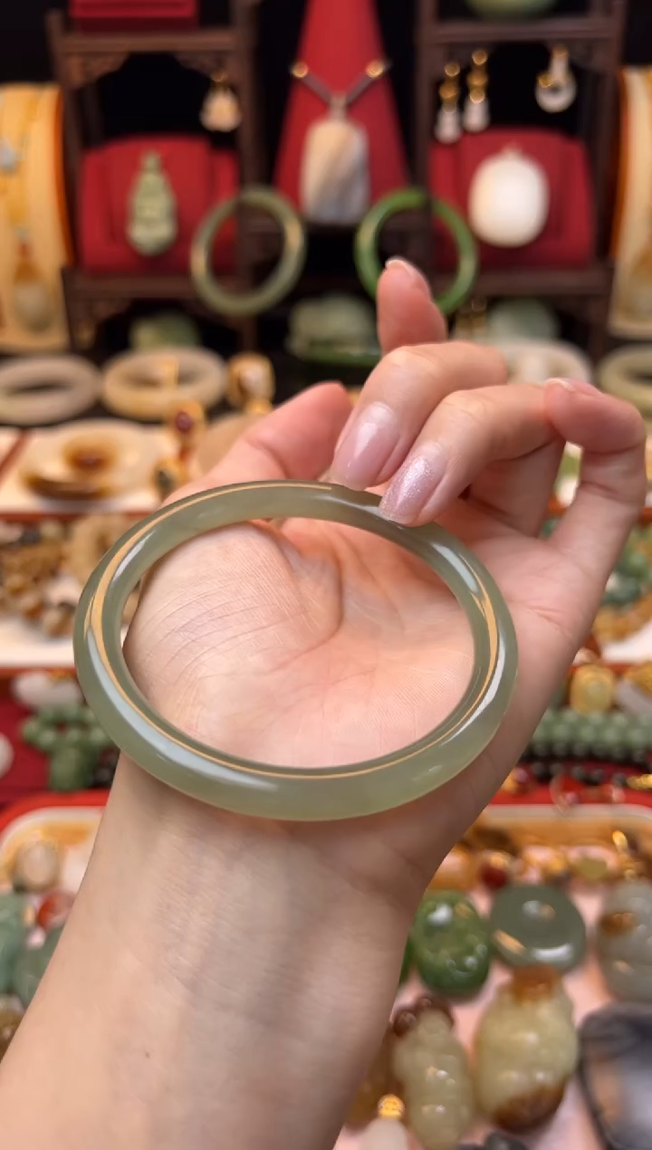 【闪购商品】和田玉手镯未镶嵌60