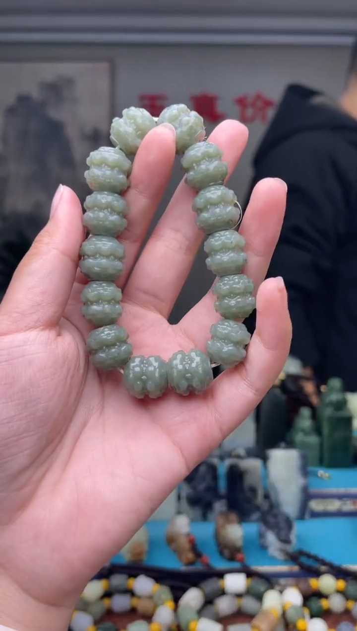 未镶嵌和田玉挂件1