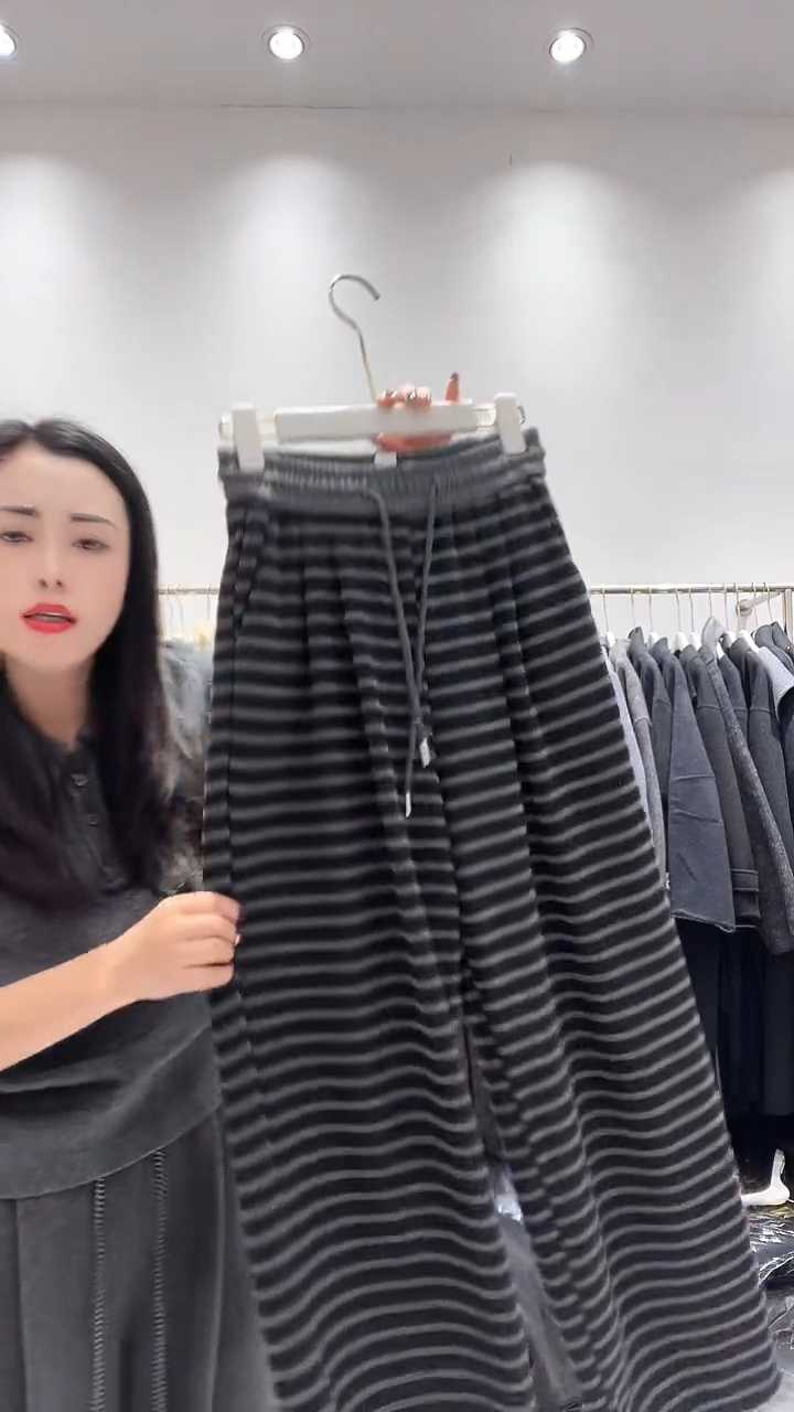 商贸城锦汐里女装批发002