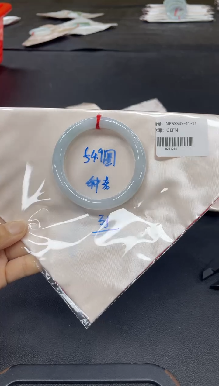 未镶嵌手镯翡翠翡翠手镯