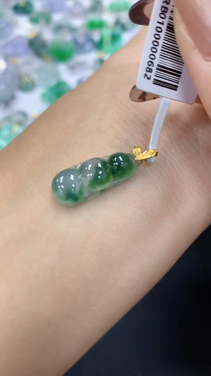 颈饰18K金镶嵌翡翠a货假一赔三支持复检百元上9元证书费自理