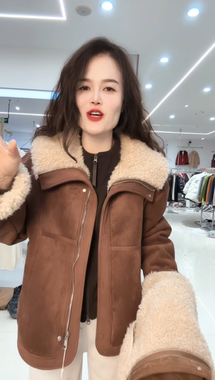 皮毛一体翻领外套