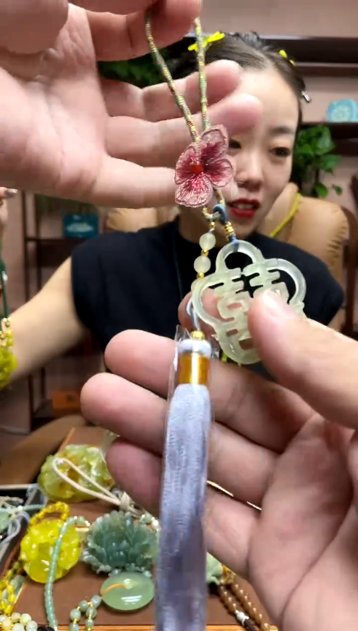 未镶嵌岫玉吊坠多样性发货发其中之一多样性发货发其中之一