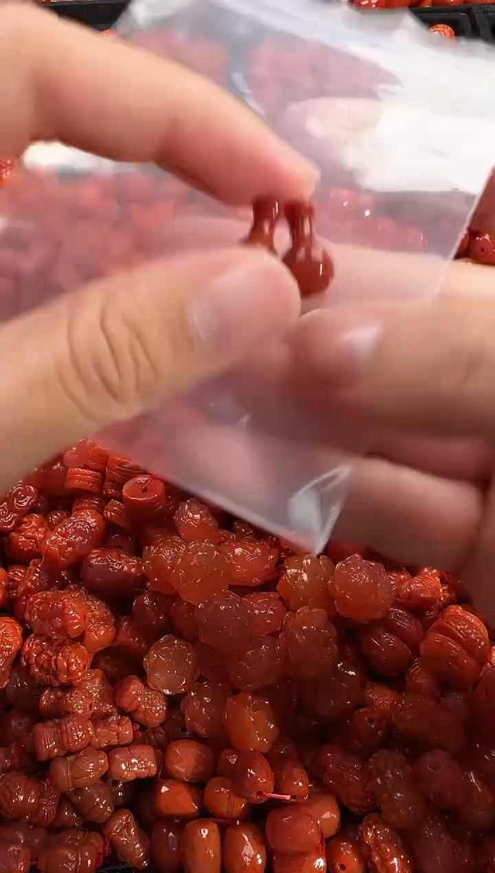 颈饰未镶嵌南红玛瑙1