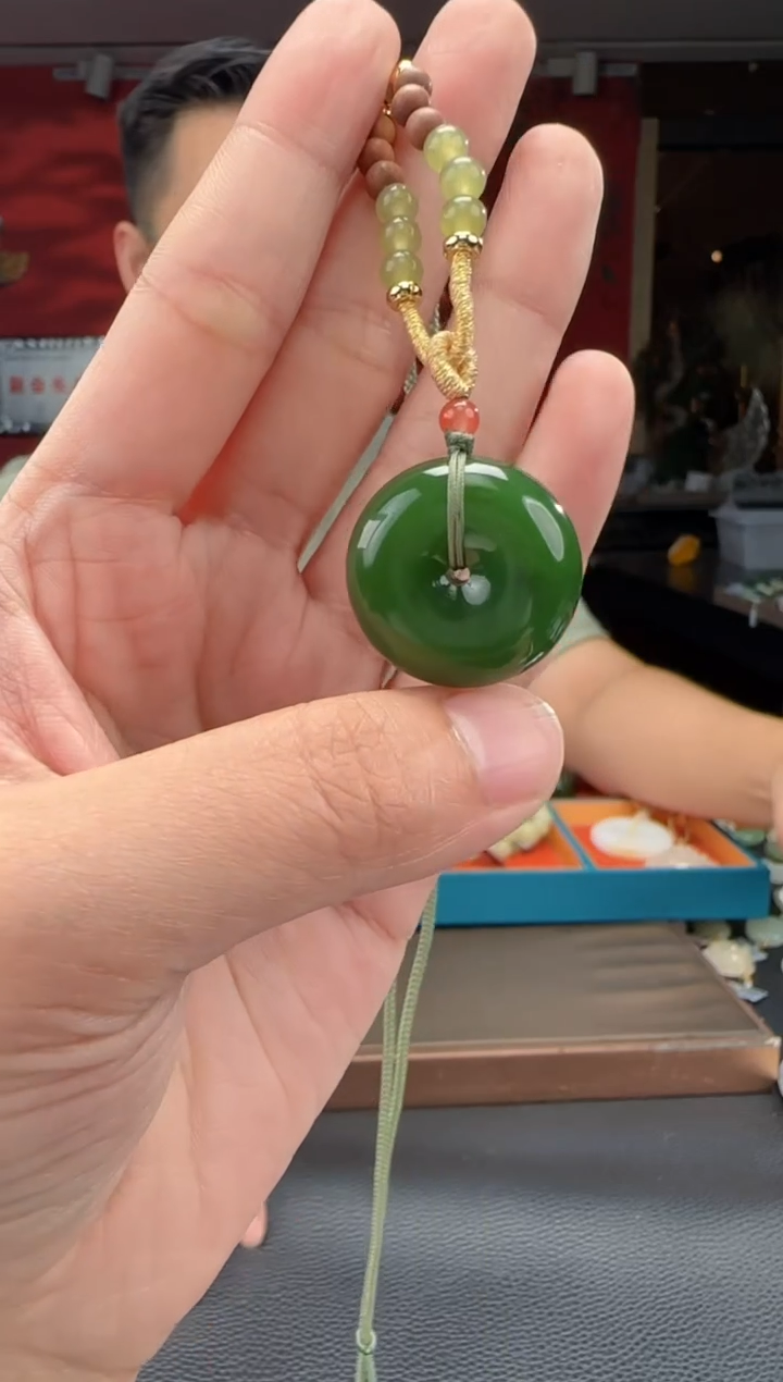 和田玉未镶嵌颈饰碧玉平安扣