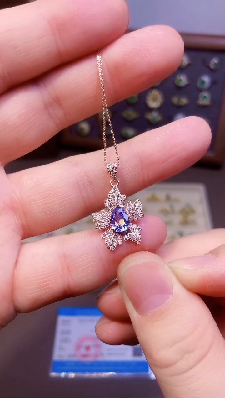 【闪购商品】坦桑石吊坠(赠链)银S925镶嵌一条