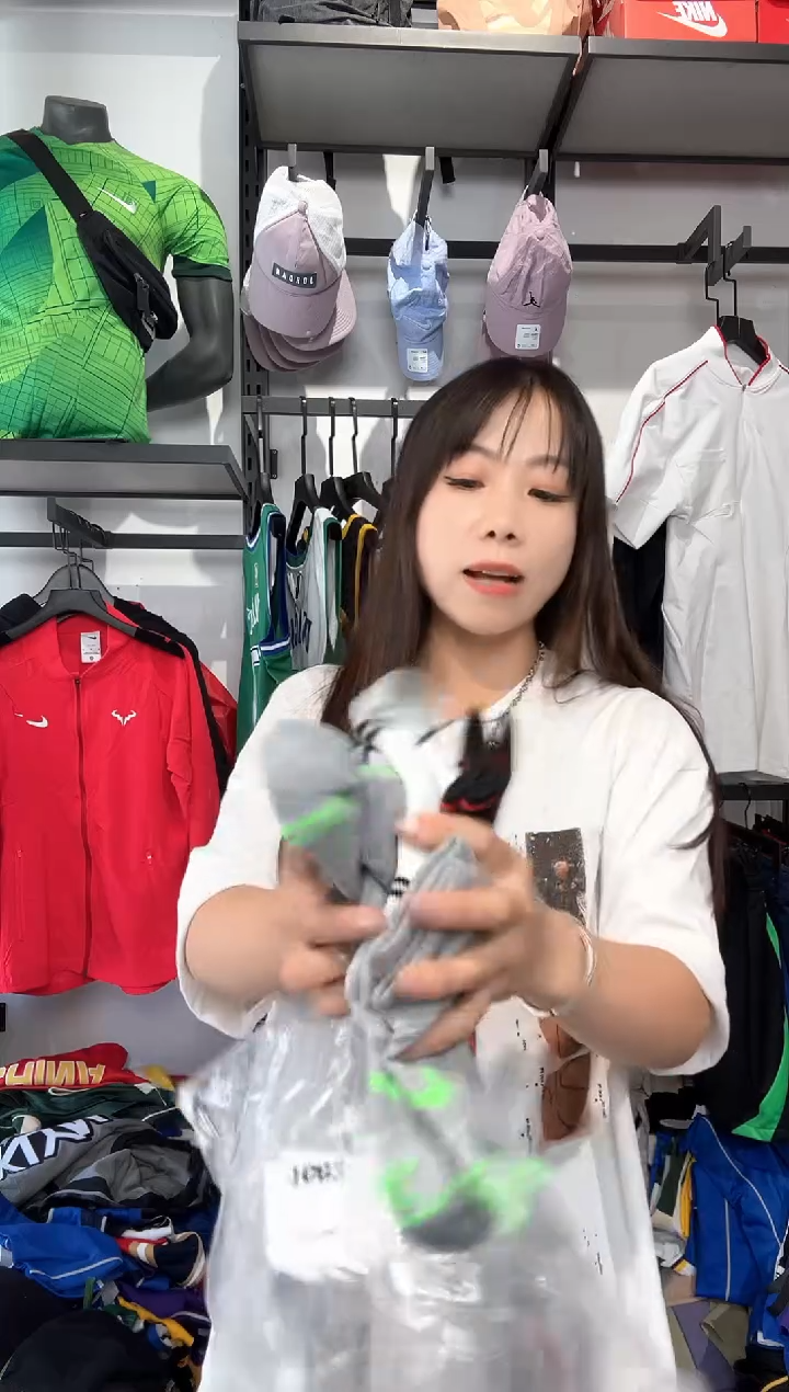 1568编码 瑕疵款以直播间过款为准 尺码