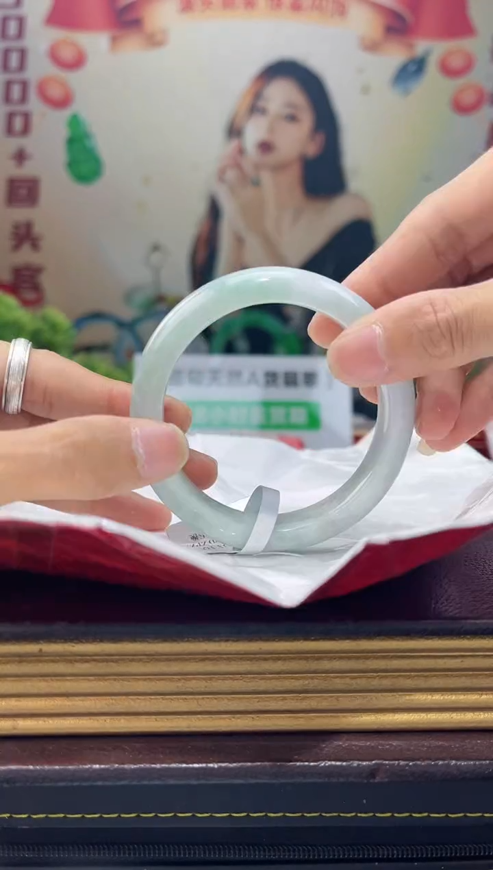 【闪购商品】翡翠手镯未镶嵌手镯3