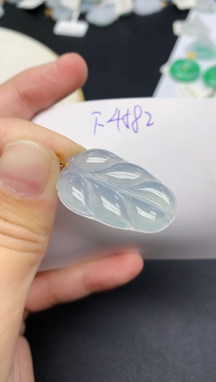 颈饰18K金镶嵌翡翠天然缅甸A货翡翠百元以上9元证书费自理