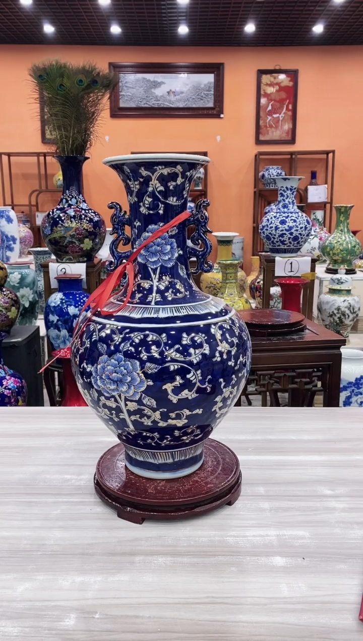 摆件霁蓝描金双耳尊+旋转底座