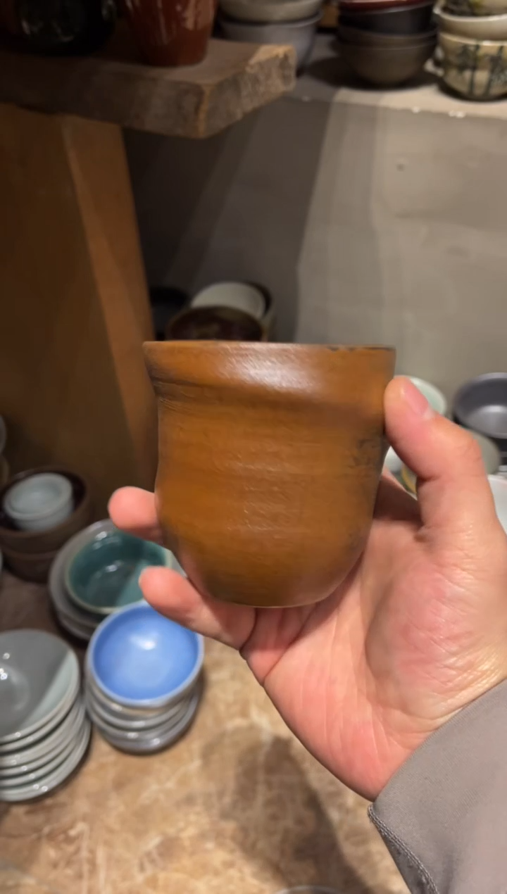 【闪购商品】瓷片393 棕色的水杯1个