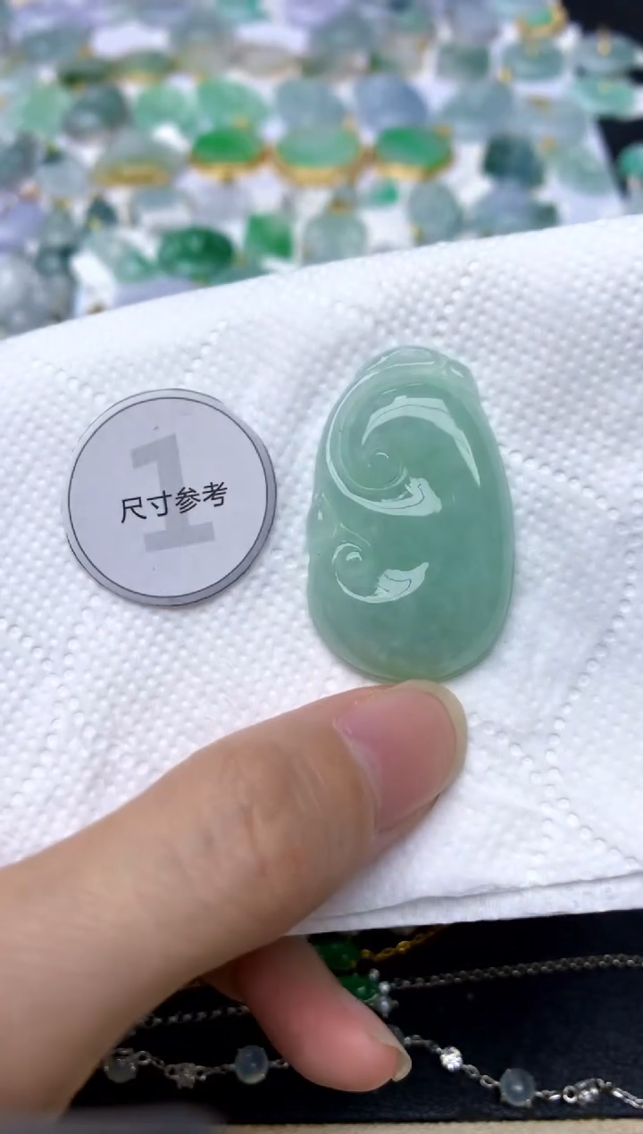 颈饰未镶嵌翡翠天然A货翡翠