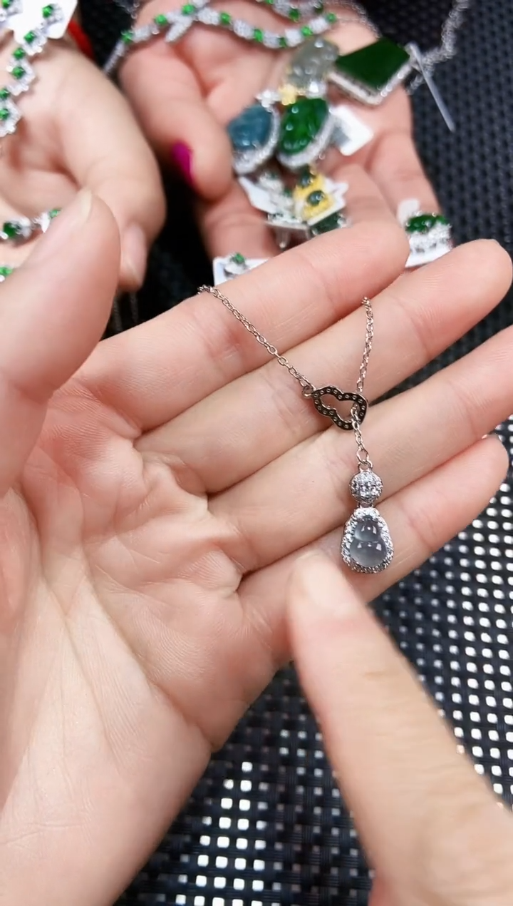 【闪购商品】翡翠颈饰未镶嵌11111111