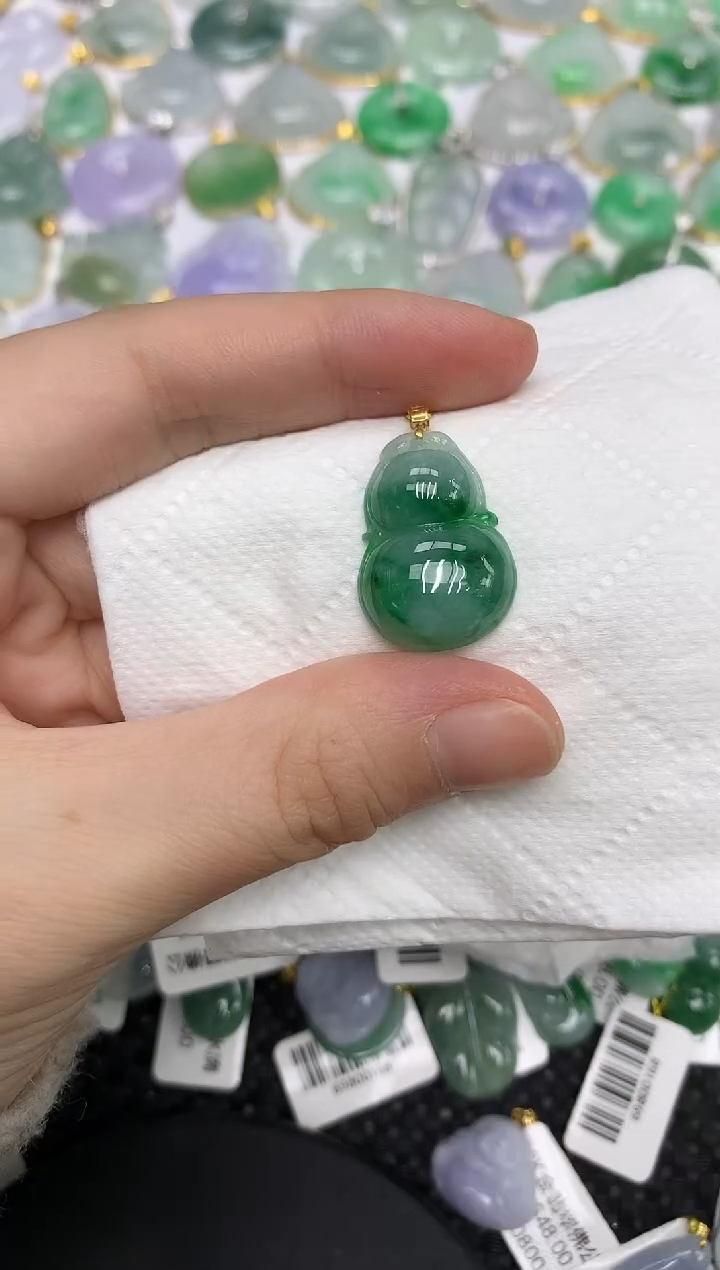 颈饰18K金镶嵌翡翠111111111111