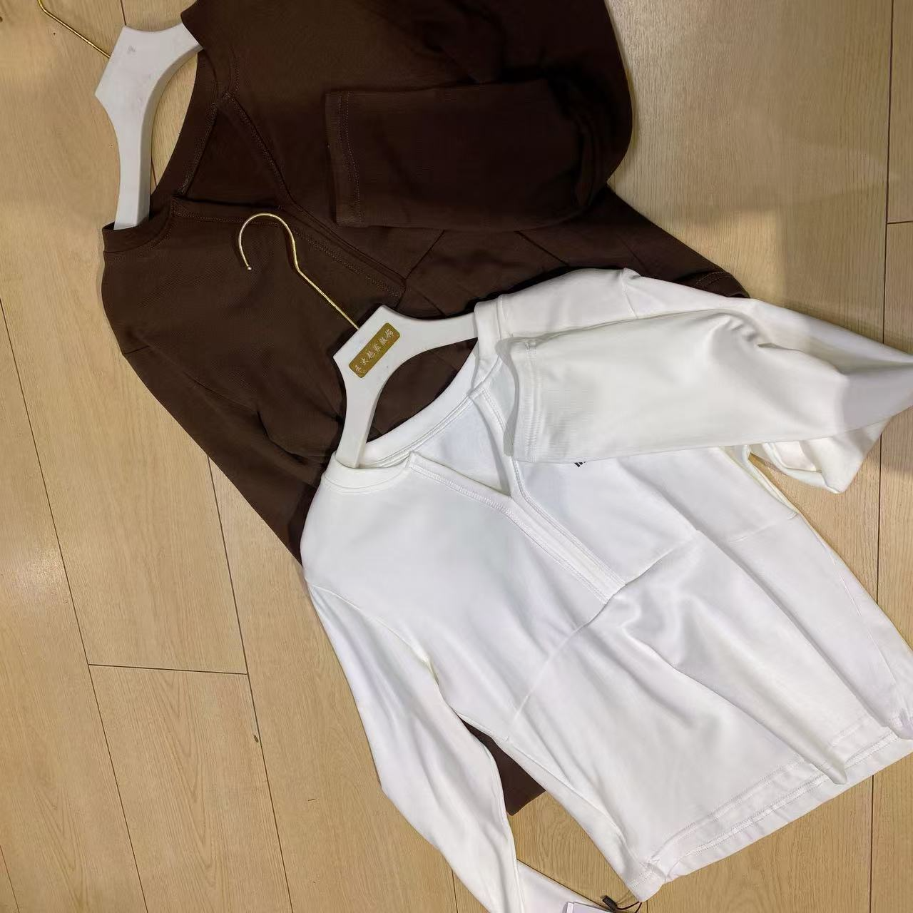 【王大艳家】91710，小V领修身打底T恤