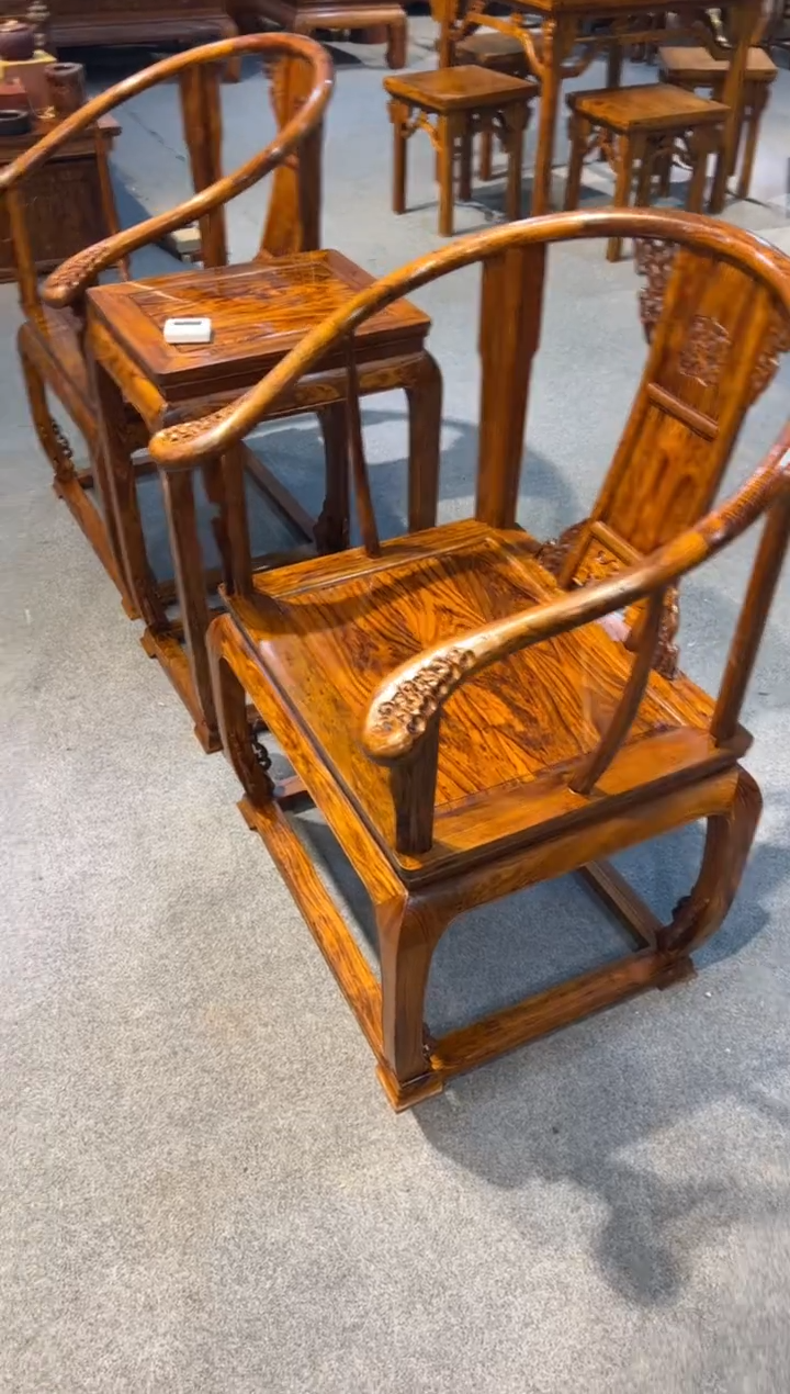 【闪购商品】花梨木类木雕椅子一对