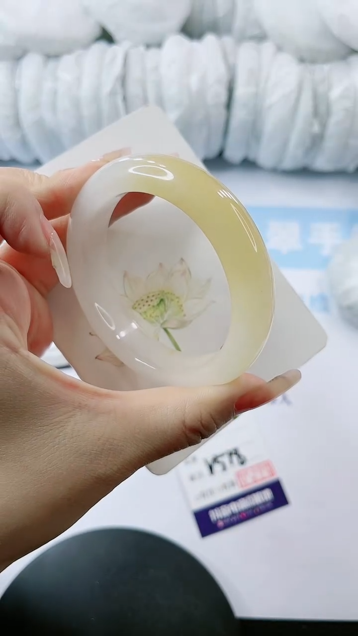 【闪购商品】石英质玉手镯未镶嵌多样性发货V518