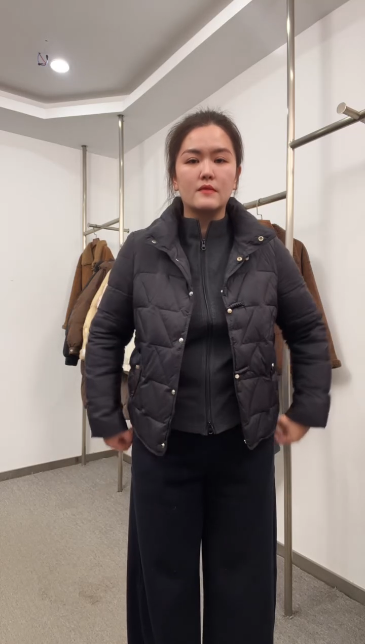 英****️25D1103黑色xxl156/155斤