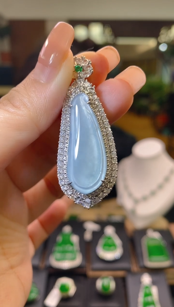 【闪购商品】翡翠吊坠(不含链)未镶嵌多样性发其一