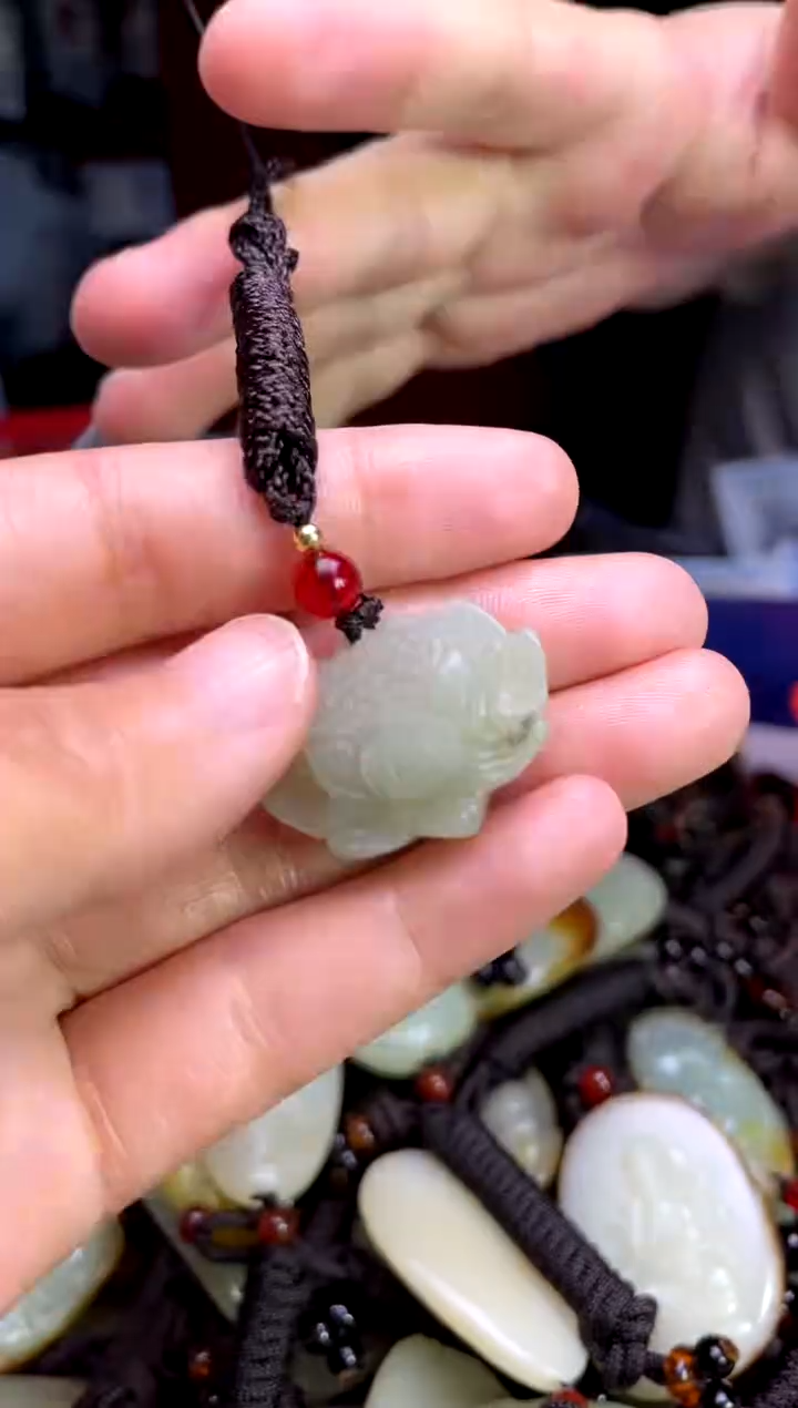 和田玉未镶嵌颈饰1