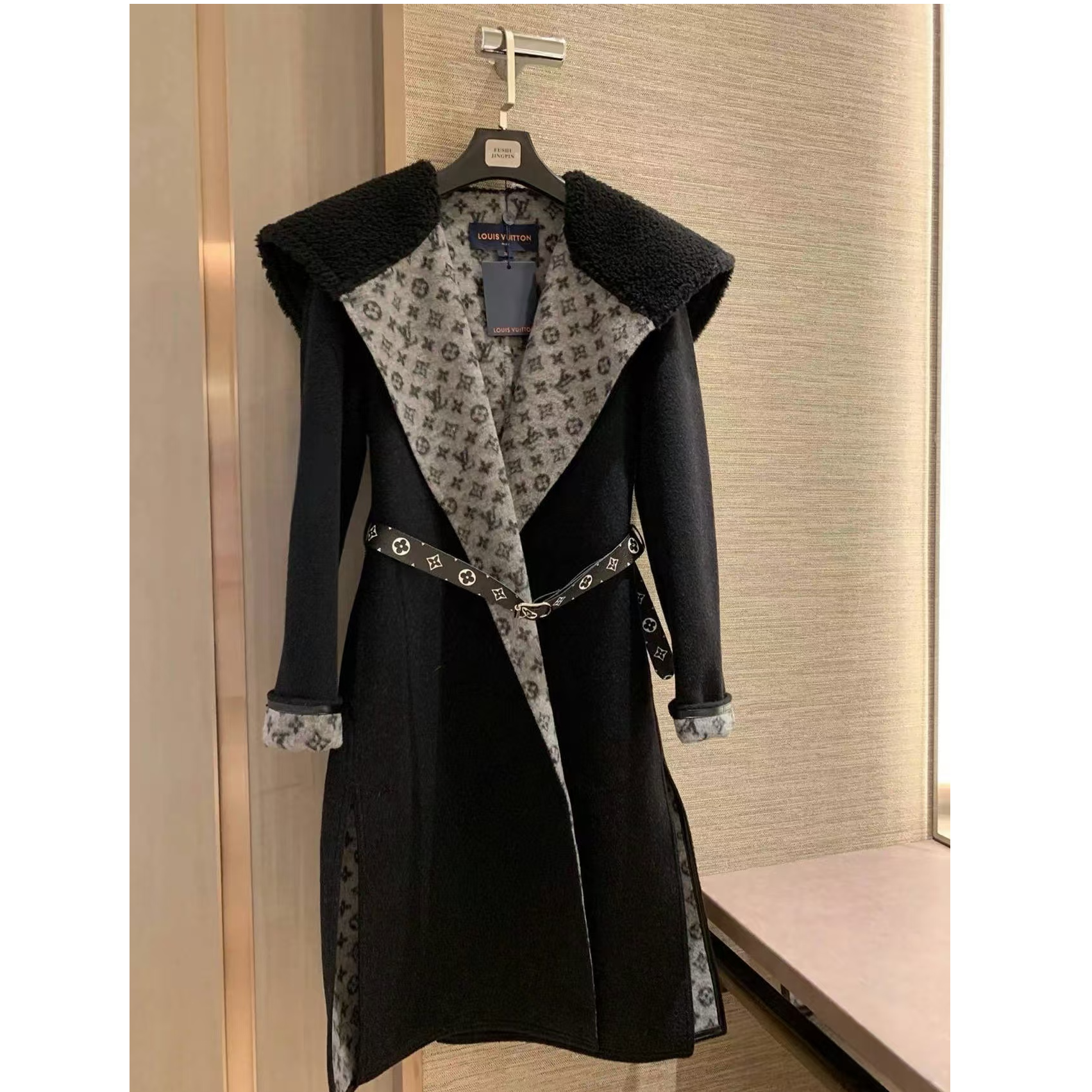 99新 LouisVuitton/路易威登 双双臻选/na32089/LV大衣/34