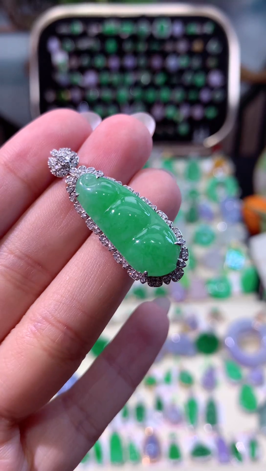 【闪购商品】翡翠颈饰18K金镶嵌缅甸天然A货翡翠