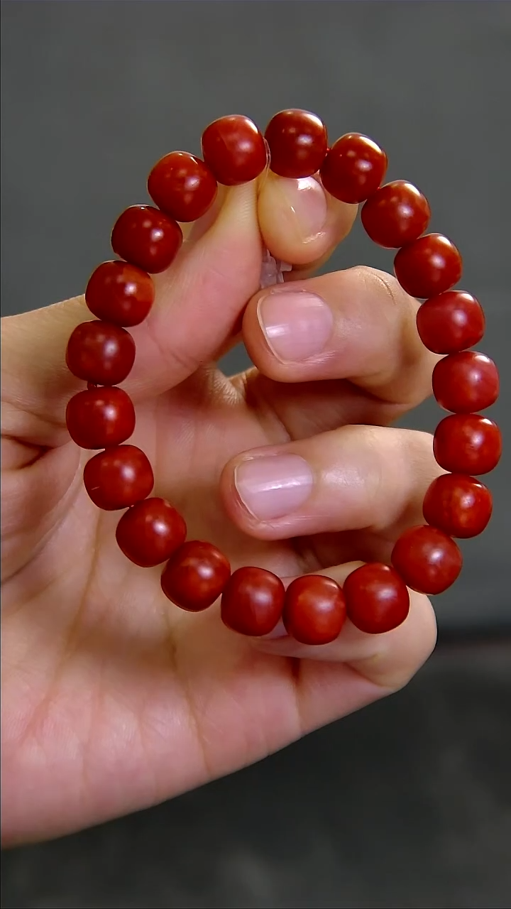 南红玛瑙手串未镶嵌021ZB0426产品一个