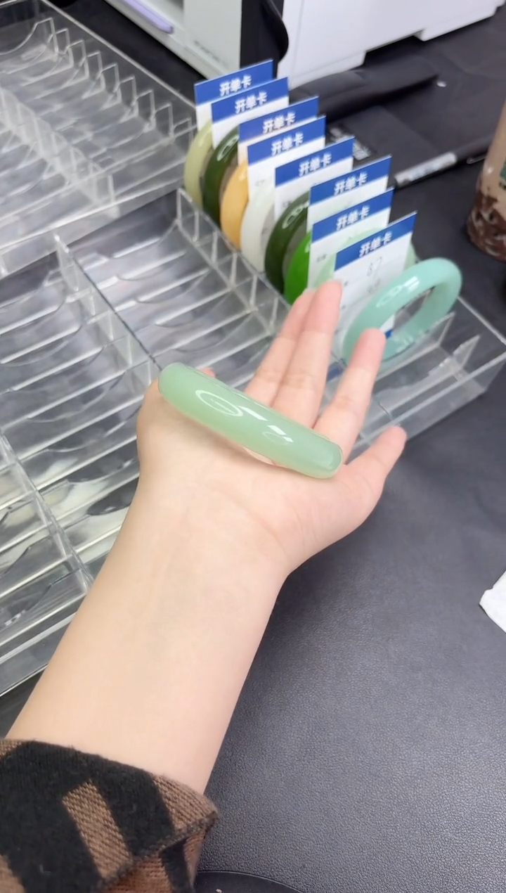 未镶嵌手镯石英质玉88/5960