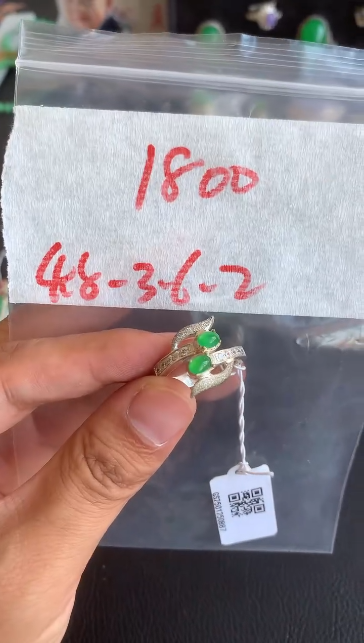 未镶嵌定制翡翠缅甸A货翡翠，拍一发一