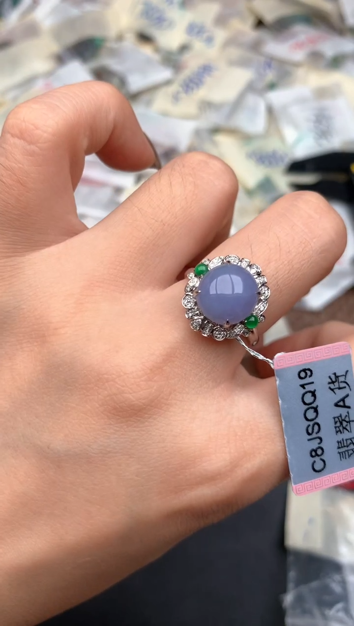 18K金镶嵌挂件翡翠一14圈