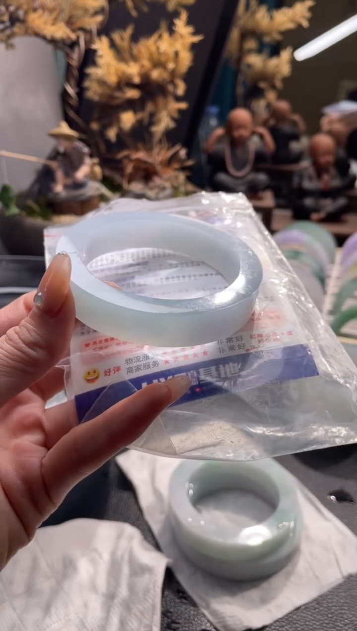 未镶嵌正圈定制翡翠抱****3定制手镯不退不换