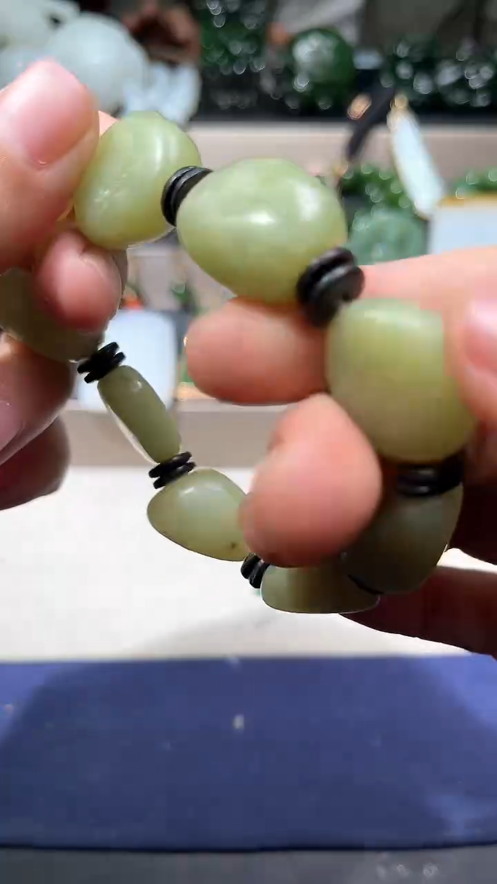 和田玉未镶嵌颈饰手串