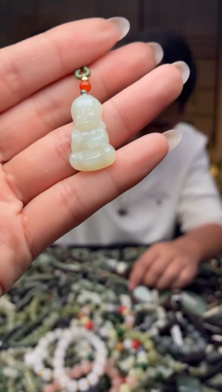 颈饰未镶嵌和田玉多样性发货，拍一发一