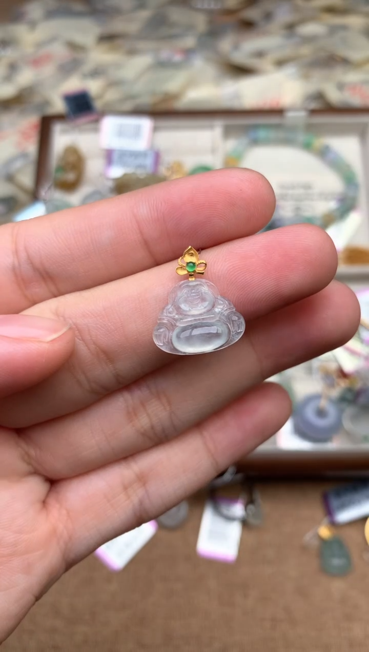 18K金镶嵌挂件翡翠1