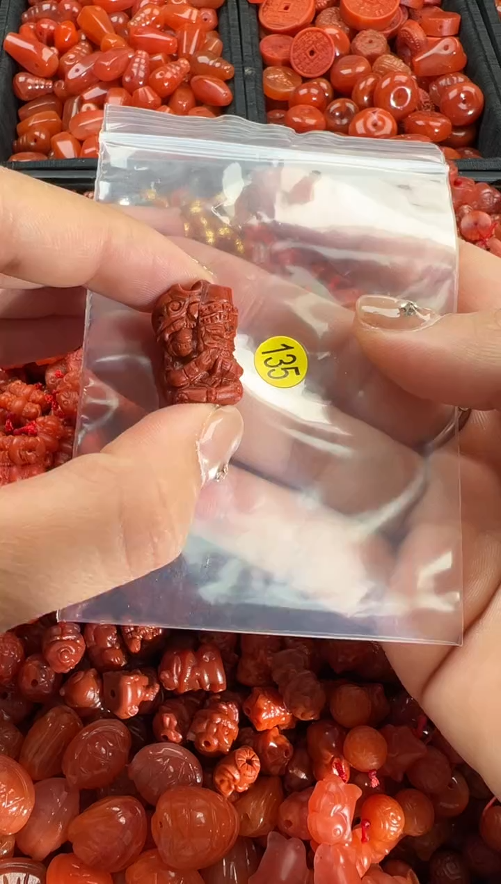 【闪购商品】南红玛瑙颈饰未镶嵌1