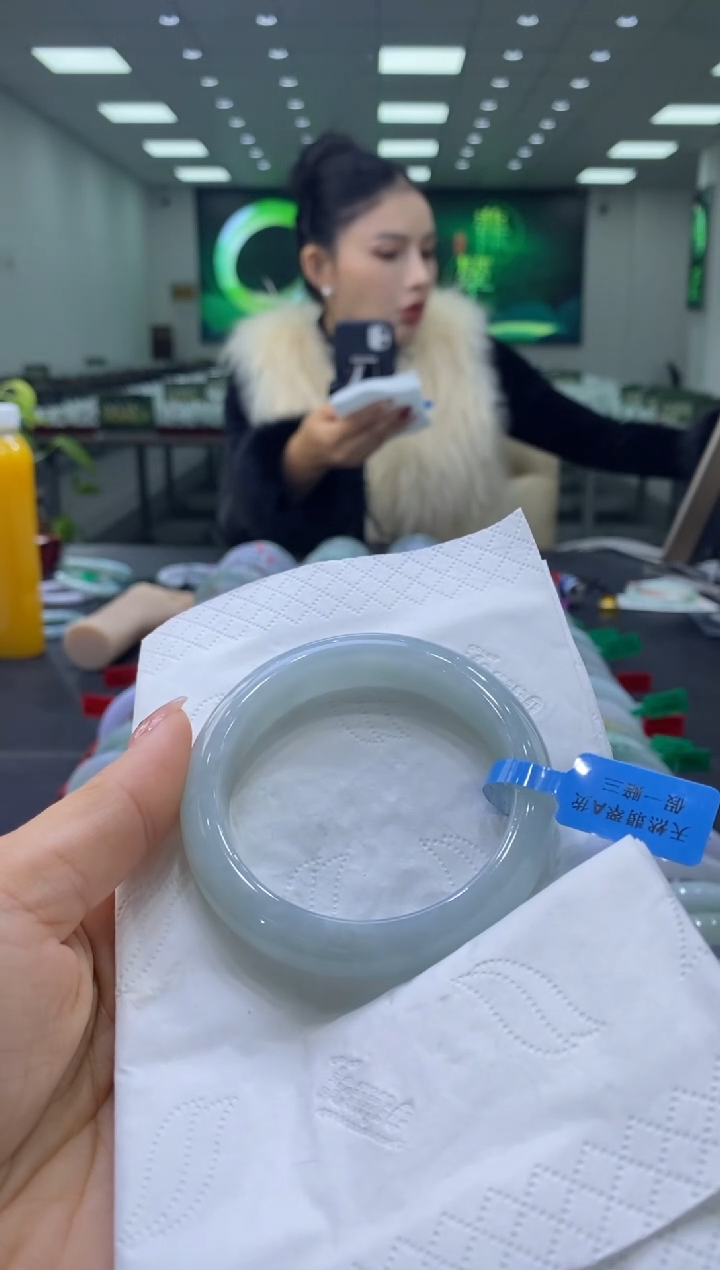 未镶嵌手镯翡翠暖***?00002194