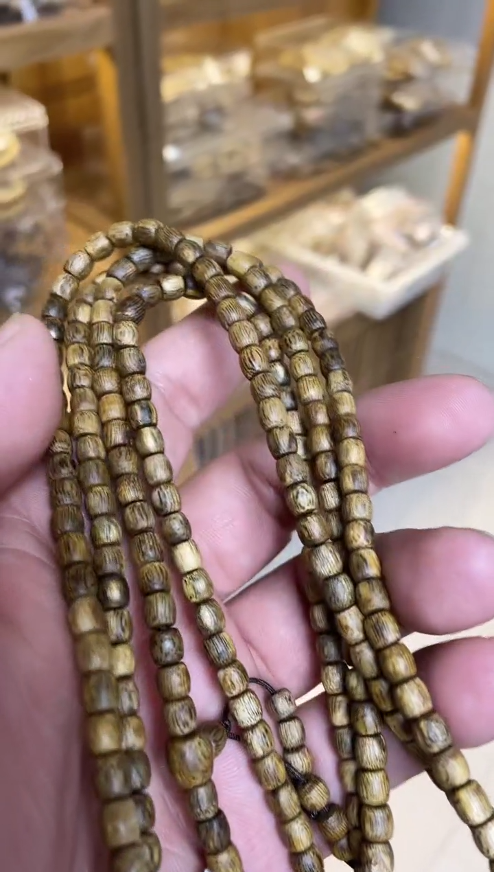 【闪购商品】沉香手串棋楠乌身虫漏随型长串0.5+多样性发其一