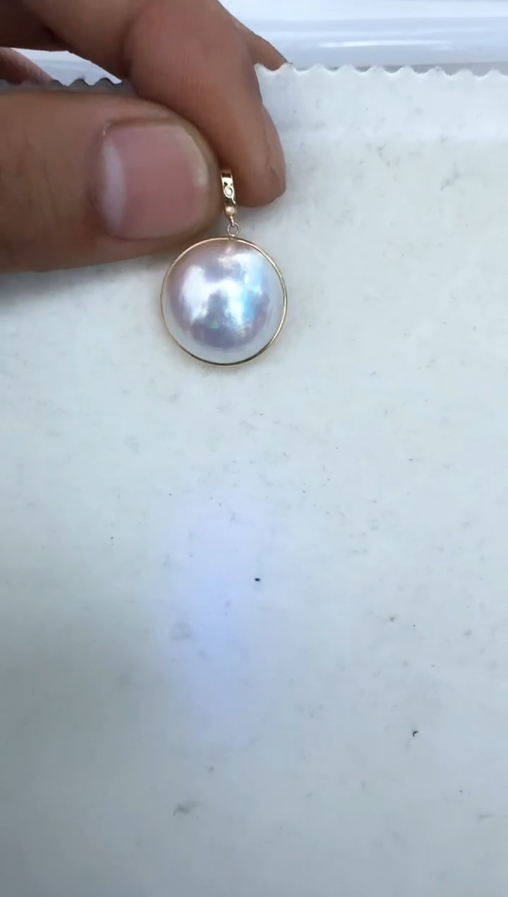 【闪购商品】拼合珍珠（马贝珠）颈饰18K金镶嵌吊坠