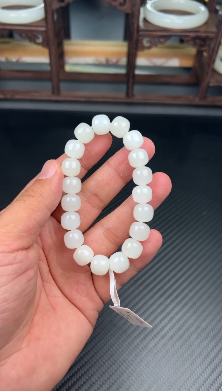 未镶嵌手串和田玉黑山微色差卡10*11mk